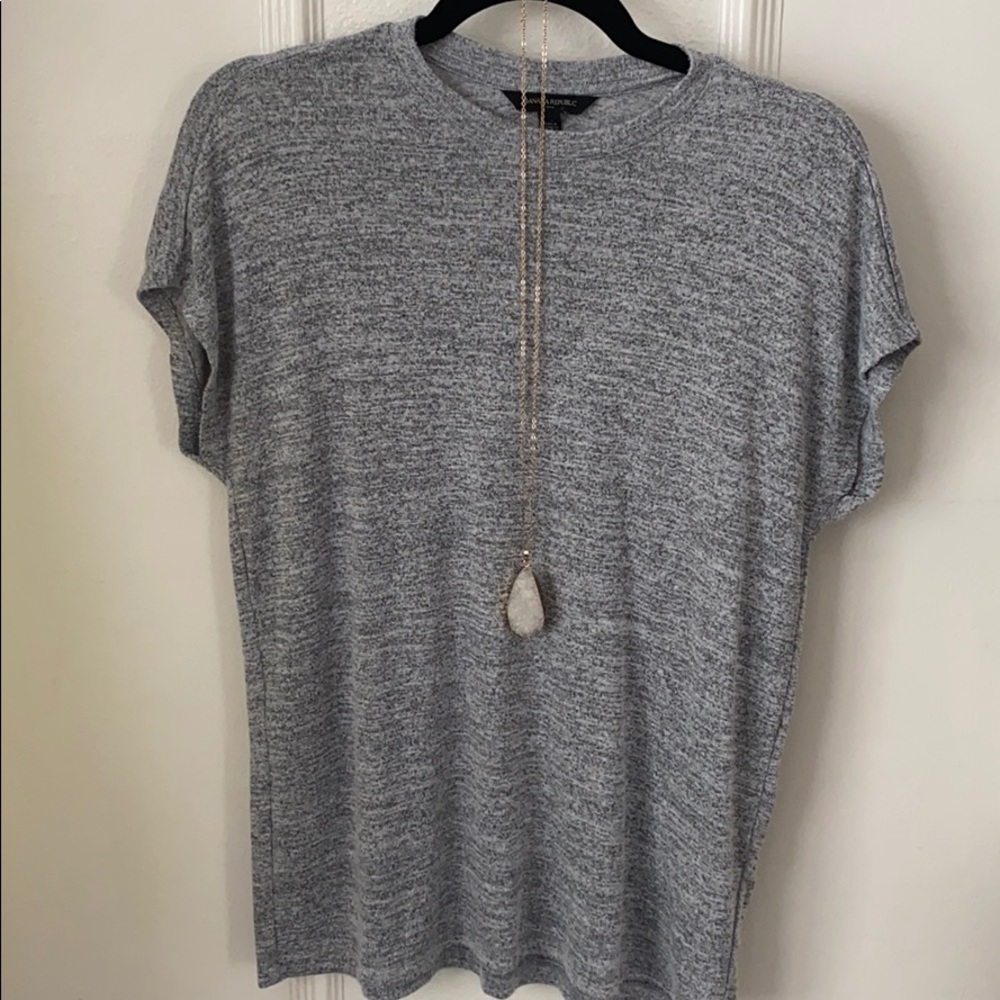 🌴 Banana Republic Gray Top